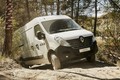 Lahka gospodarska vozila Renault: Po novem so zelo primerna tudi za obisk brezpotij