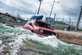 Jeep & Aimee Fuller: Renegade obvlada tudi spust po divjih vodah