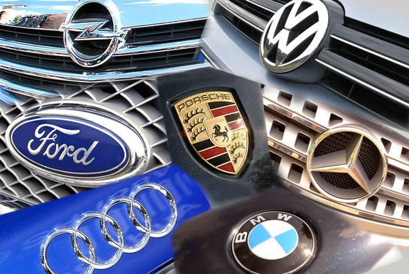 „Automobilwoche“: Avtomobilski proizvajalci zmanjšujejo stroške oglaševanja