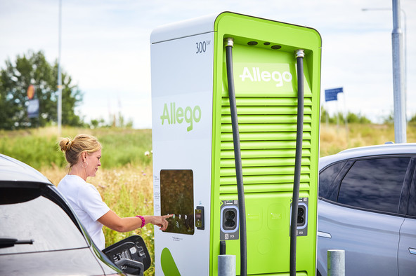 Nemška politika potrebuje stik z realnostjo: Študija centra CAM glede nemške elektrifikacije prometa