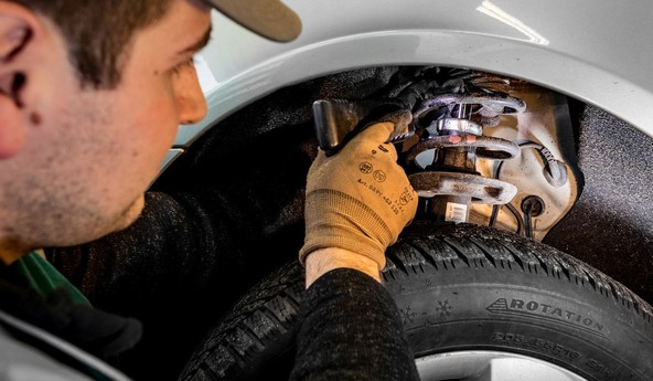 'Potuhnjena nevarnost': Nemški nasvet glede dotrajanosti blažilnikov