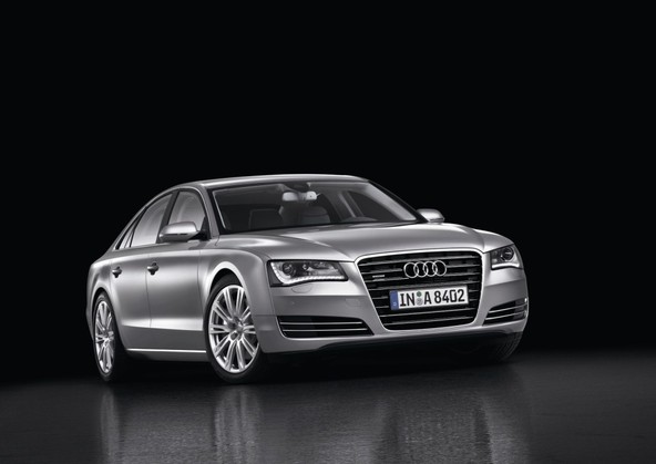 Audi A8: Športni prestiž v pravem pomenu besede