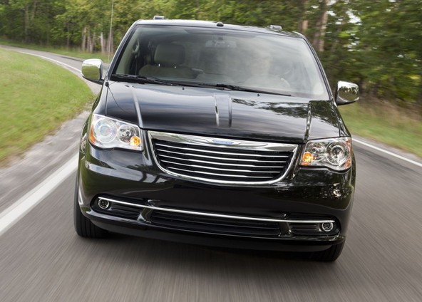Chrysler town & country: Prenovljeni grand voyager