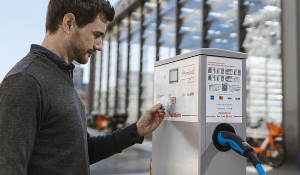 Črnoglede napovedi se uresničujejo: Načrtovani izklopi električne energije so nujni in potrebni