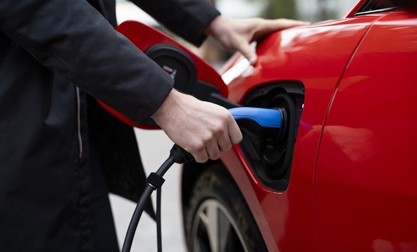 Analiza raziskovalne ustanove Joanneum Research: Električni avtomobili niso rešitev, temveč del klimatskih težav