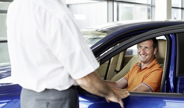 Raziskava portala FOCUS Online: Nakup osnovno opremljenega avtomobila