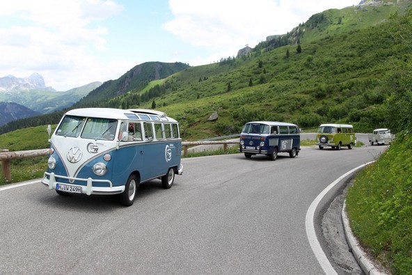 Volkswagen T2 'Bulli Campingwagen': 60. obletnica počitniške različice modela transporter