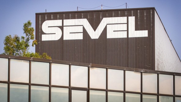 Società Europea Veicoli Leggeri: PSA in FCA bosta nadaljevala partnerstvo