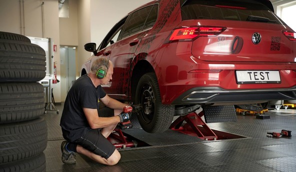 ADAC test celoletnih pnevmatik: Presenečenje znamke Goodyear