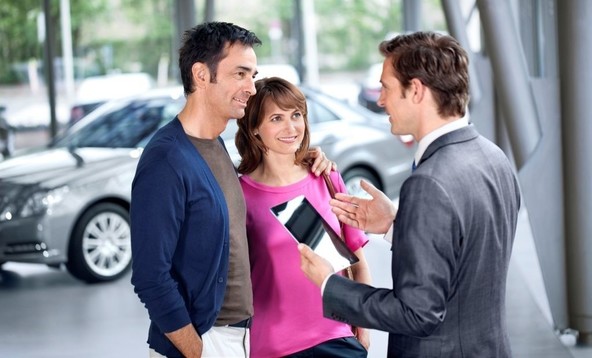 Študija inštituta IFA: Majhni prodajalci avtomobilov so postali ogrožena vrsta