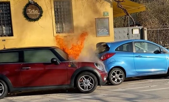 Nova globalna 'promocija' Slovenije: 'Avtonomno delujoči' mini v Ljubljani