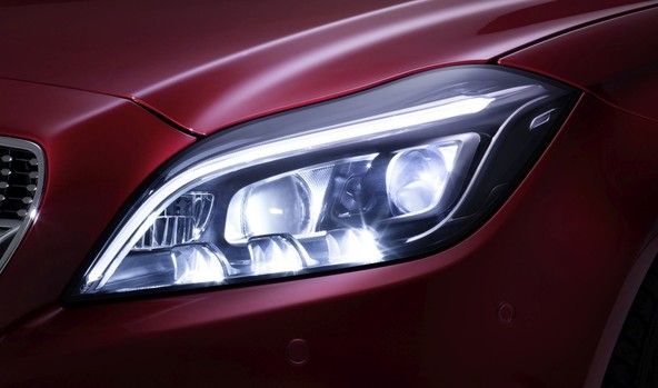 Opozorilo kluba ADAC: LED luči 'umrejo' po 15. letih