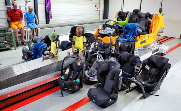 ADAC testiranje 26. otroških varnostnih sedežev: Samo 18 dobro ocenjenih sedežev
