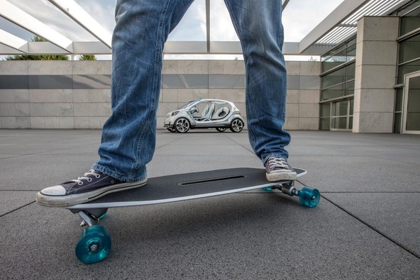 smart fourjoy concept: 'Joie de Vivre électrique'