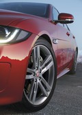 Jaguar XE: Športna limuzina s štirikolesnim pogonom