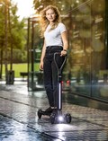 Audi e-Tron  quattro  scooter: Štirikolesni električni skiro 