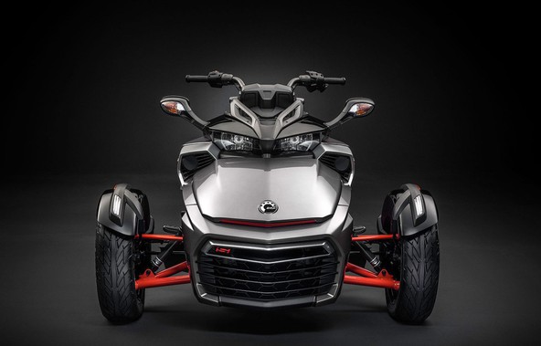 Bombardier Recreational Products: Spyder Roadster F3 navdušuje svet