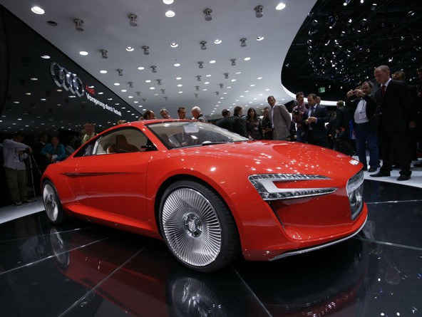 Audi e-tron: Z električnim pogonom