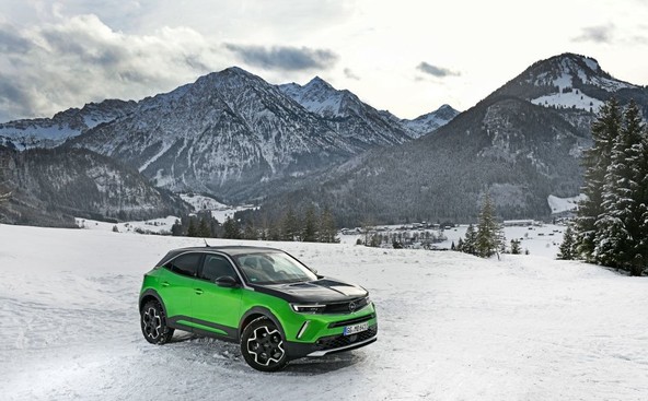 Prijetno udobje standardno: Opel Mokka-e v zimskem mrazu