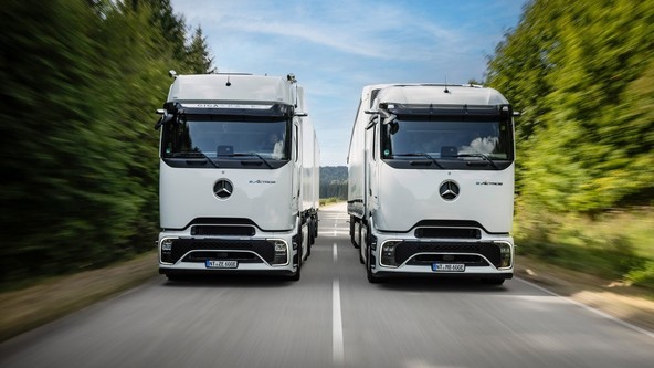 Mercedes-Benz eActros 600 : Svetovna premiera akumulatorsko-električnega tovornega vozila za prevoze na dolge razdalje