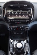 Novi KIA e-Soul: Povsem električni model nudi še več moči, dosega in tehnologij