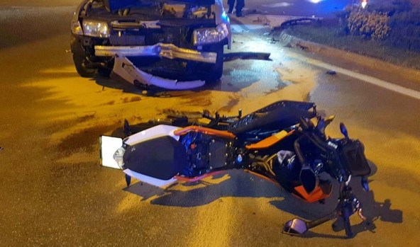 Pametna naprava Vigo : Slovenija prva vzpostavila avtomatski SOS klic, ki rešuje življenja motoristov 