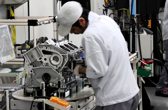 Nissanova tovarna motorjev v Jokohami : V tovarni so skupno izdelali že več kot štirideset milijonov motorjev