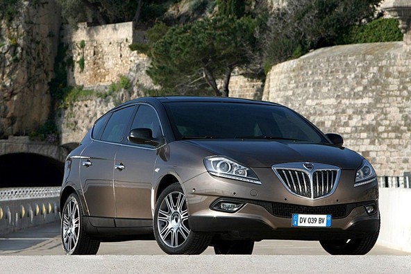 Lancia delta : Uradno vozilo svetovne slovesnosti ob 20-letnici padca berlinskega zidu