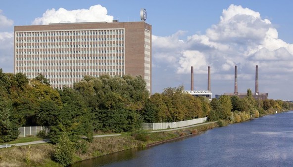 Volkswagen Group v letu 2023 : Solidna rast obsega dobav in velik porast dobav popolnoma električnih vozil