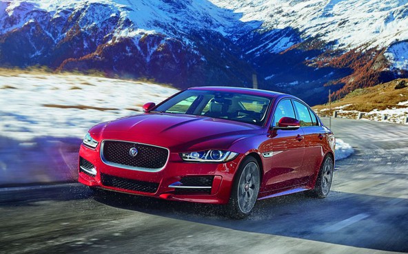 Jaguar XE: Športna limuzina s štirikolesnim pogonom