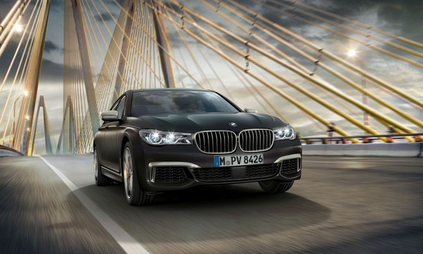 BMW M760Li xDrive: Močan in dominanten