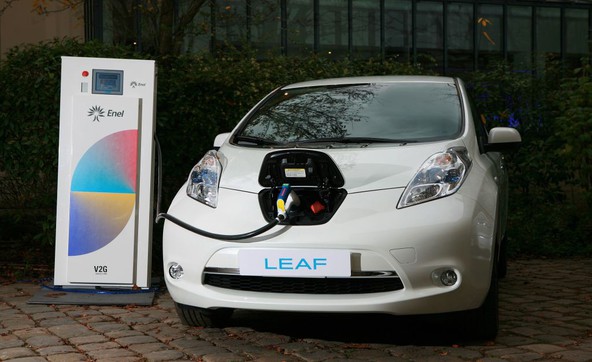 NISSAN & EATON: Tehnologija električnih vozil za napajanje nove Nissanove pisarne v Evropi