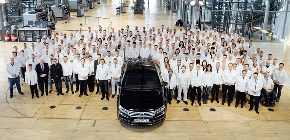 Volkswagen AG obvešča: Volkswagen v poslovnem letu 2015 z robustnim operativnim poslovanjem
