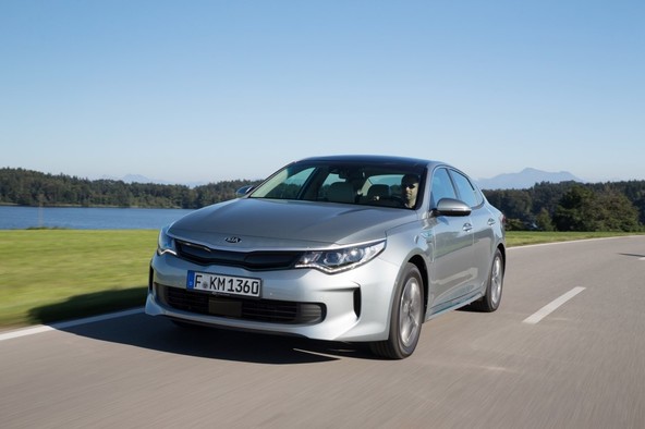 KIA Optima Plug-in Hybrid: KIA obogatila ponudbo modela Optima