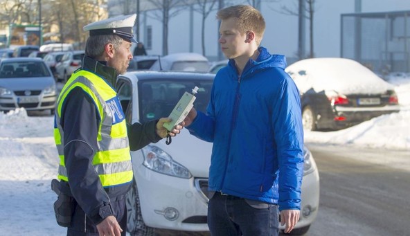Alkohol in varnost mladih: Programi na področju alkohola za večjo varnost mladih