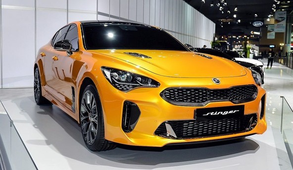 Kia v Seulu predstavlja svoje videnje prihodnosti: Azijska premiera športne kombilimuzine Kia Stinger
