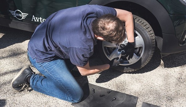 Tyre Challenge: Zabavno tekmovanje v najhitrejši menjavi gum