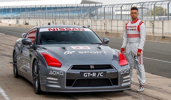 Nissan in Sony Europe sta združila moči: Prvi Nissan GT-R, ki ga upravlja PlayStation®