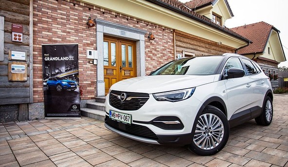 Opel Grandland X: Novi Oplov SUV že v prodajnih salonih
