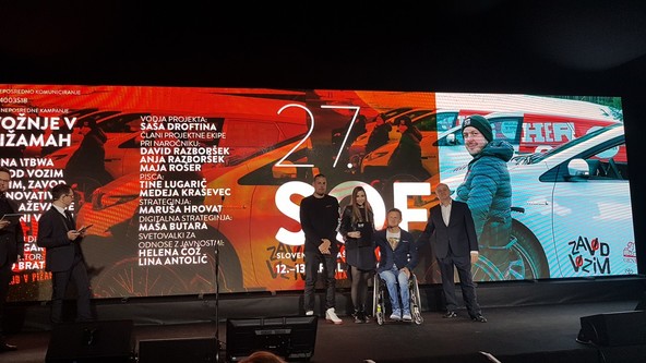 HEROJI FURAJO V PIŽAMAH PREJELI ZLATO PRIZNANJE NA SOF: Izvirna ideja voženj v pižami je prepričala žirijo v skupini Neposredno komuniciranje