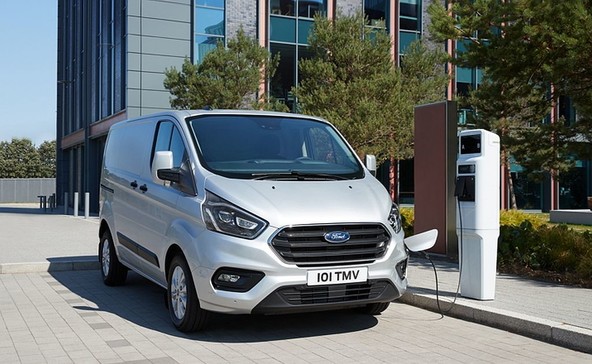 Salon gospodarskih vozil IAA v Hannovru: Prva predstavitev modela Transit Connect Sport