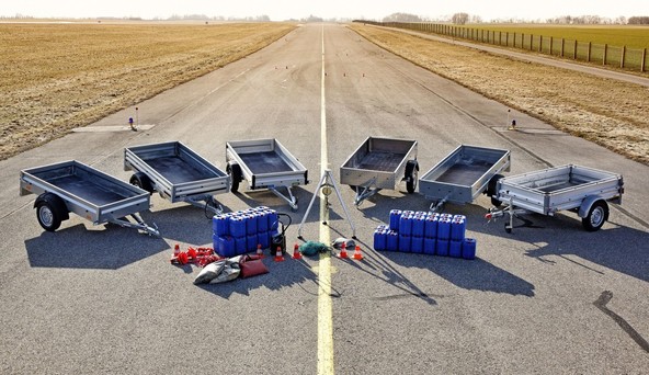 ADAC test lahkih tovornih prikolic: Porazna ocena slovenskega izdelka