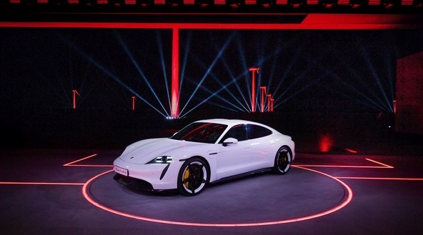Porsche Taycan: Trajnostna reinterpretacija športne limuzine