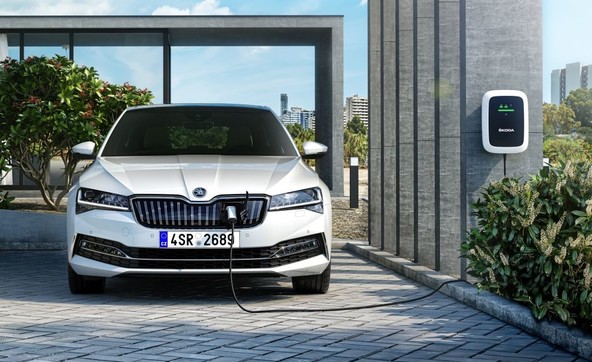 ŠKODA Superb iV: ŠKODA začenja s serijsko proizvodnjo v tovarni Kvasiny