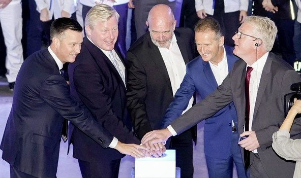 Center odličnosti koncerna Volkswagen v Salzgittru : Koncern Volkswagen začenja z razvojem in izdelavo baterijskih celic