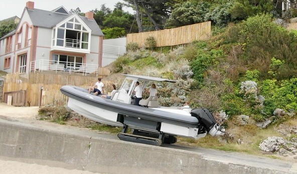 Iguana X100: Francoski navtični goseničar