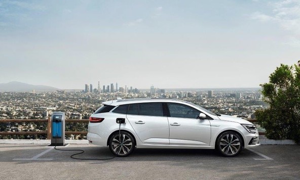 Renault posodablja celotno paleto modelov Mégane : Še več tehnologije za večje užitke v vožnji