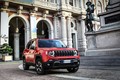 Jeep® Renegade 4xe in Compass 4xe: Prva priključna hibrida znamke Jeep® 