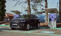 Renegade 4xe in Compass 4xe: Prva priključna hibrida znamke Jeep®