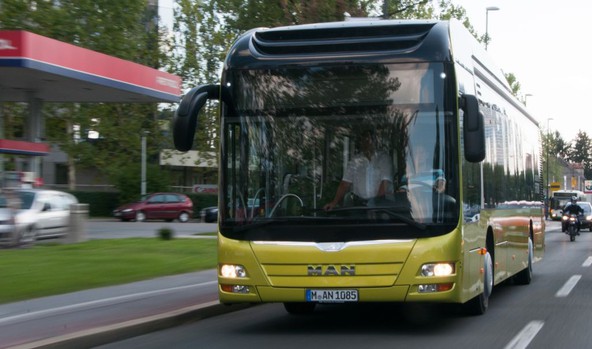 Kolo, avtobus in varovanje okolja: Hibridni potniki in hibridne tehnologije